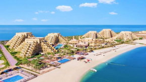Luxury studio Al Marjan